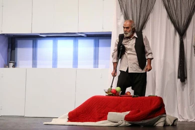 گزارش تصویری از اولین اجرای نمایش افسانه امیل و ممیل در سی و هفتمین جشنواره ی بین المللی تئاتر فجر -کارگردان: شهاب امرایی-عکس:کیارش مسیبی