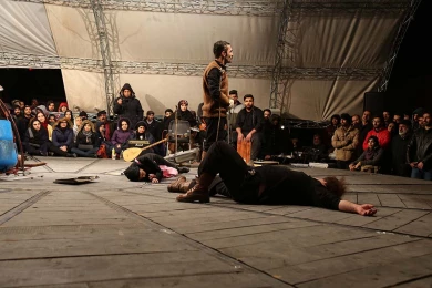 گزارش تصویری از اولین اجرای نمایش لازمان لا مکان در سی و هفتمین جشنواره ی بین المللی تئاتر فجر -کارگردان:مارال ایزد بخش-عکس:نیلو فر جوانشیر