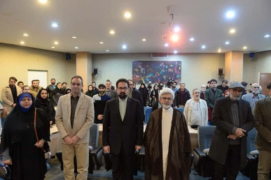 مراسم رونمایی از کتاب چهل سال نمایش با حضور سید مجتبی حسینی معاون وزیر فرهنگ و ارشاد در تالار مشاهیر تئاتر شهر برگزار شد.عکس:کاوه کرمی‎