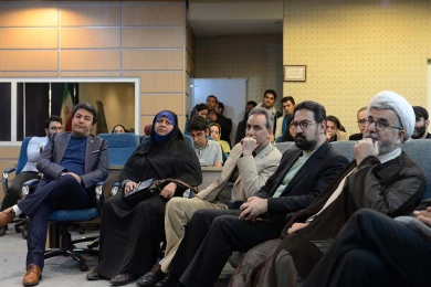 مراسم رونمایی از کتاب چهل سال نمایش با حضور سید مجتبی حسینی معاون وزیر فرهنگ و ارشاد در تالار مشاهیر تئاتر شهر برگزار شد.عکس:کاوه کرمی‎