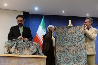 مراسم رونمایی از کتاب چهل سال نمایش با حضور سید مجتبی حسینی معاون وزیر فرهنگ و ارشاد در تالار مشاهیر تئاتر شهر برگزار شد.عکس:کاوه کرمی‎