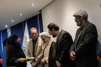 مراسم رونمایی از کتاب چهل سال نمایش با حضور سید مجتبی حسینی معاون وزیر فرهنگ و ارشاد در تالار مشاهیر تئاتر شهر برگزار شد.عکس:کاوه کرمی‎
