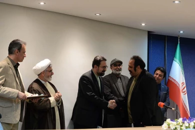 مراسم رونمایی از کتاب چهل سال نمایش با حضور سید مجتبی حسینی معاون وزیر فرهنگ و ارشاد در تالار مشاهیر تئاتر شهر برگزار شد.عکس:کاوه کرمی‎