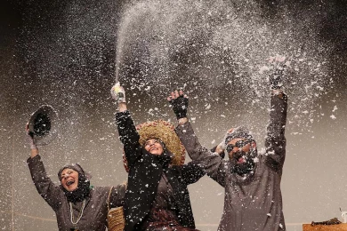 گزارش تصویری از اولین اجرای نمایش تانگوی شیطان در سی و هفتمین جشنواره ی بین المللی تئاتر فجر -کارگردان: وحید درویشی-عکس:خسرو پرخیده