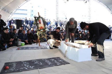 گزارش تصویری از اولین اجرای نمایش ملکوت در سی و هفتمین جشنواره ی بین المللی تئاتر فجر -کارگردان:سعید خیرالهی -عکس:نیلوفر جوانشیر