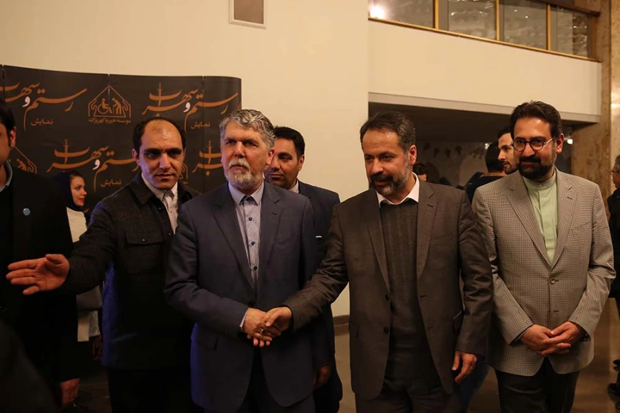 وزیر ارشاد میهمان جشنواره تئاتر فجر