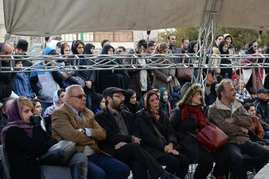 دبیر سی  و هفتمین جشنواره فجر و مدیر عامل انجمن هنرهای نمایشی میهمان جشنواره ی تئاتر فجر