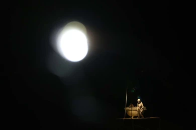 گزارش تصویری از اولین اجرای نمایش  یک تئاتر کوچک از انتهای دنیا در سی و هفتمین جشنواره ی بین المللی تئاتر فجر -کارگردان: ازکیل گارسیا رمئو_عکس: خسرو پرخیده