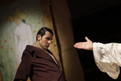 گزارش تصویری از اولین اجرای نمایش ابلوموف در سی و هفتمین جشنواره ی بین المللی تئاتر فجر -کارگردان: سیاوش بهادری راد-عکس:رئوفه رستمی