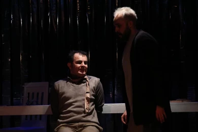 گزارش تصویری از اولین اجرای نمایش مرگ و دوشیزه در سی و هفتمین جشنواره ی بین المللی تئاتر فجر -کارگردان: سینا راستگو-عکس:خسرو پرخیده