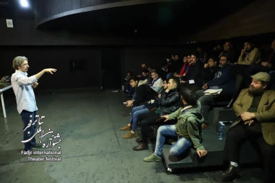 کارگاه «تاثیر شیوه‌های اجرایی معاصر در خلق یک عصر هنری فراگیر»