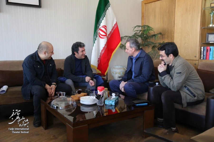 بازدید شهرام کرمی از همایش برگزیدگان جشنواره‌های تئاتر استان‌ها