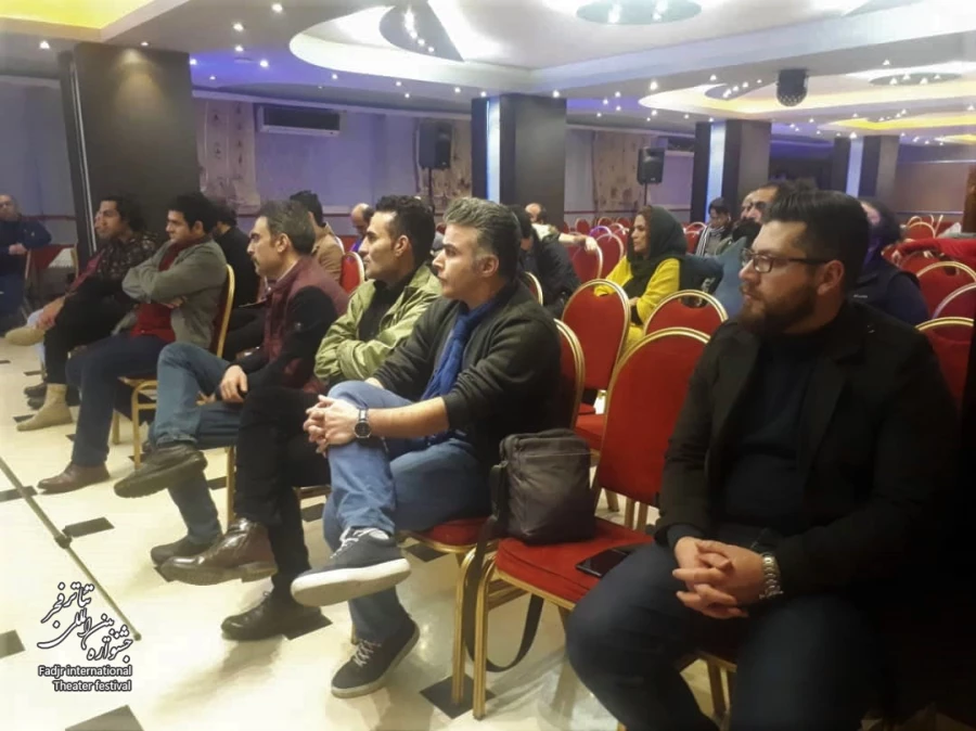 نشست صمیمانه مدیرکل هنرهای نمایشی با شرکت‌کنندگان در همایش برگزیدگان جشنواره‌های تئاتر استان‌ها