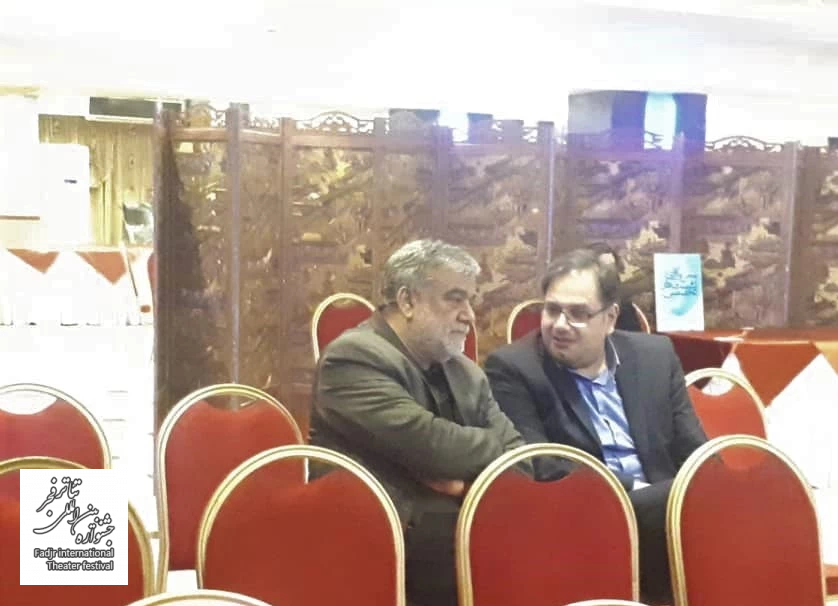 نشست صمیمانه مدیرکل هنرهای نمایشی با شرکت‌کنندگان در همایش برگزیدگان جشنواره‌های تئاتر استان‌ها