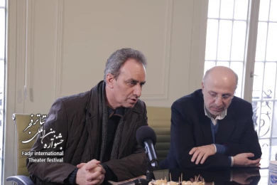 بازدید سیدعباس صالحی از دبیرخانه جشنواره بین‌المللی تئاتر فجر