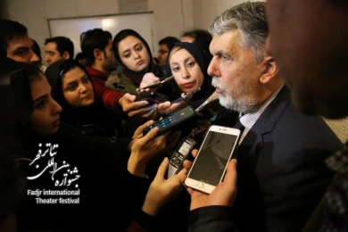گزارش تصویری از حضور سید عباس صالحی، وزیر فرهنگ و ارشاد اسلامی در جشنواره بین المللی تئاتر فجر