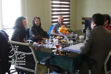 گزارش تصویری| دیدار کارگردان نمایش «ارواح» با دبیر جشنواره بین‌المللی تئاتر فجر