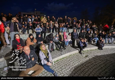 نمایش خیابانی سرباز - خبرگزاری تسنیم