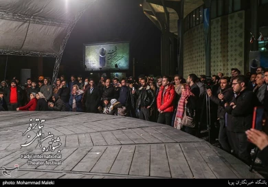 نمایش خیابانی سرباز - خبرگزاری تسنیم