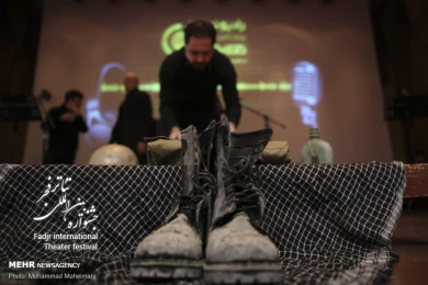 نمایش زنده رادیویی سردار عشق در سی و هشتمین جشنواره تئاتر فجر - خبرگزاری مهر