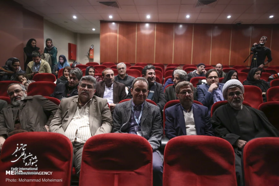 نمایش زنده رادیویی سردار عشق در سی و هشتمین جشنواره تئاتر فجر - خبرگزاری مهر