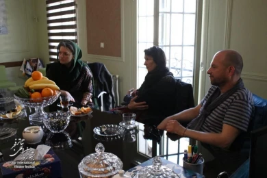 Director of "Ghost" plays with the secretary of Fadjr International Theater Festival