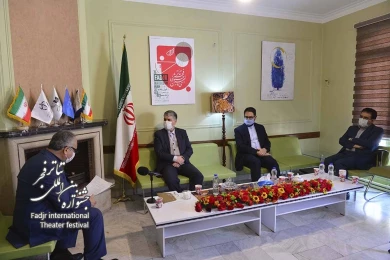 گزارش تصویری از بازدید وزیر فرهنگ و ارشاد اسلامی از ستاد برگزاری سی و نهمین جشنواره تئاتر فجر