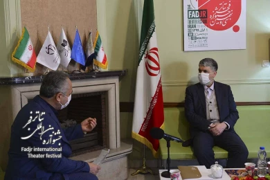 گزارش تصویری از بازدید وزیر فرهنگ و ارشاد اسلامی از ستاد برگزاری سی و نهمین جشنواره تئاتر فجر