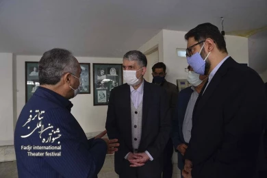 گزارش تصویری از بازدید وزیر فرهنگ و ارشاد اسلامی از ستاد برگزاری سی و نهمین جشنواره تئاتر فجر
