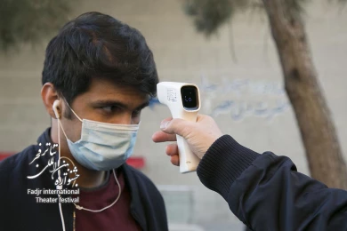 گزارش تصویری از رعایت شیوه‌نامه‌های بهداشتی در تالارهای میزبان سی و نهمین جشنواره تئاتر فجر
