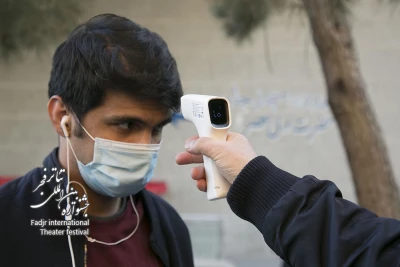 گزارش تصویری از رعایت شیوه‌نامه‌های بهداشتی در تالارهای میزبان سی و نهمین جشنواره تئاتر فجر
