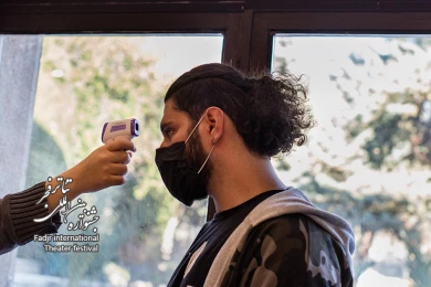 گزارش تصویری از رعایت شیوه‌نامه‌های بهداشتی در تالارهای میزبان سی و نهمین جشنواره تئاتر فجر