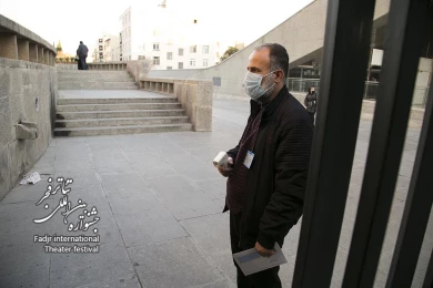 گزارش تصویری از رعایت شیوه‌نامه‌های بهداشتی در تالارهای میزبان سی و نهمین جشنواره تئاتر فجر