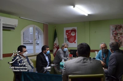 معاون امور هنری در دیدار از دبیرخانه جشنواره تئاتر فجر مطرح کرد:

پاسداری از  گفتمان‌هایمان را فراموش نکنیم