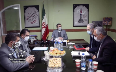 بازدید وزیر فرهنگ و ارشاد اسلامی از دبیرخانه جشنواره تئاتر فجر؛

چهلمین جشنواره تئاتر فجر با ۳۰ درصد ظرفیت سالن برگزار می‌شود