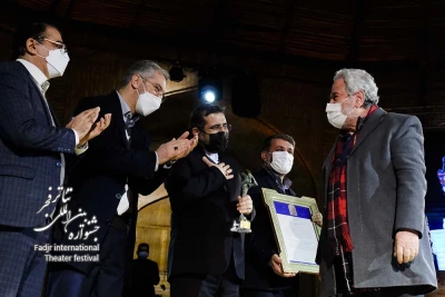 وزیر فرهنگ و ارشاد اسلامی در مراسم افتتاحیه جشنواره تئاتر فجر:

هنرمندان چشم و چراغ ما هستند
