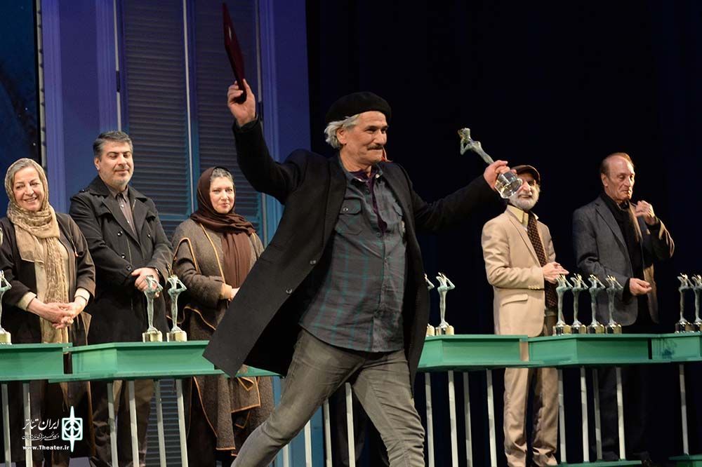 چهل نکته از چهل سالگی جشنواره تئاتر فجر

مروری بر کارگردانان برگزیده ادوار مختلف جشنواره