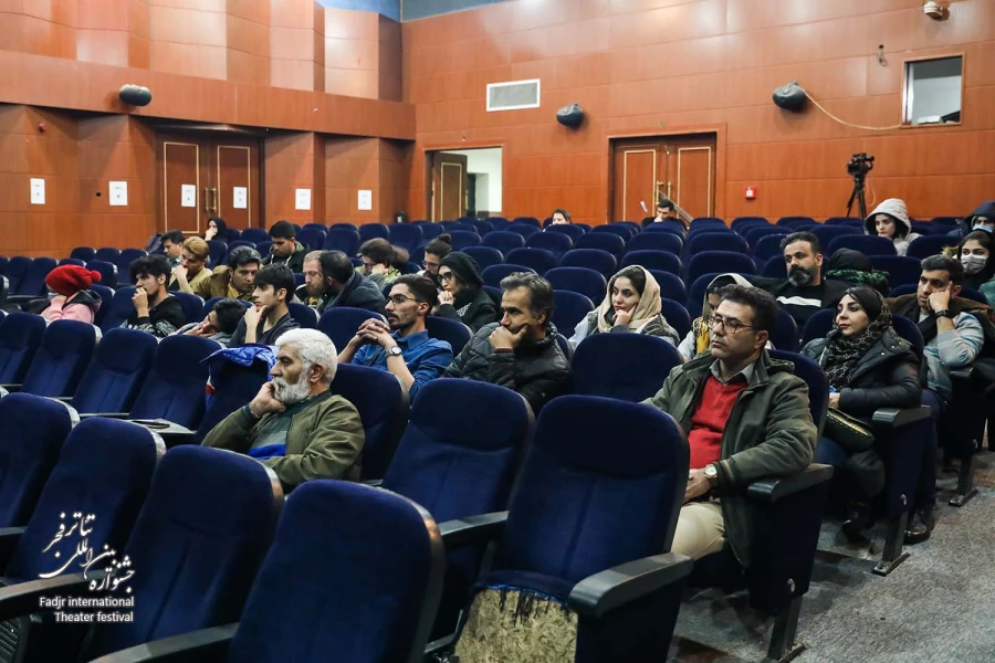 جلسه نقد تئاتر های روز اول جشنواره تئاتر منطقه‌ای فجر-کرمانشاه