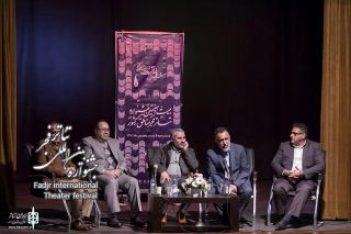 در نشست صمیمی با هنرمندان حاضر در بیست و هفتمین جشنواره تئاتر فجر منطقه 4 فارس عنوان شد

هنرمندان چراغ راه جامعه هستند