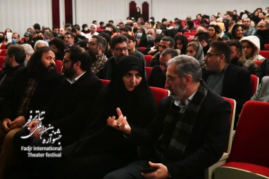 استقبال مخاطبان از نمایش ایرانیان