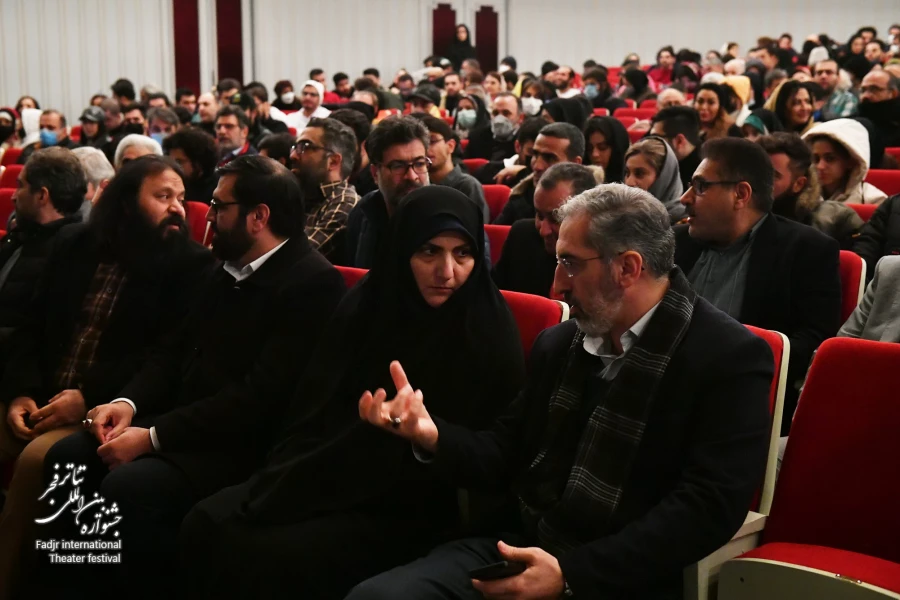استقبال مخاطبان از نمایش ایرانیان