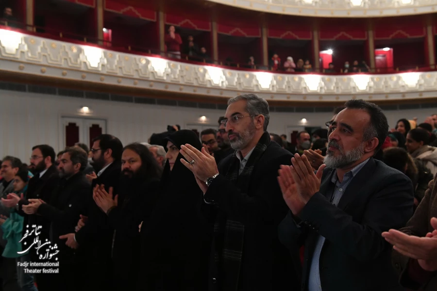 استقبال مخاطبان از نمایش ایرانیان