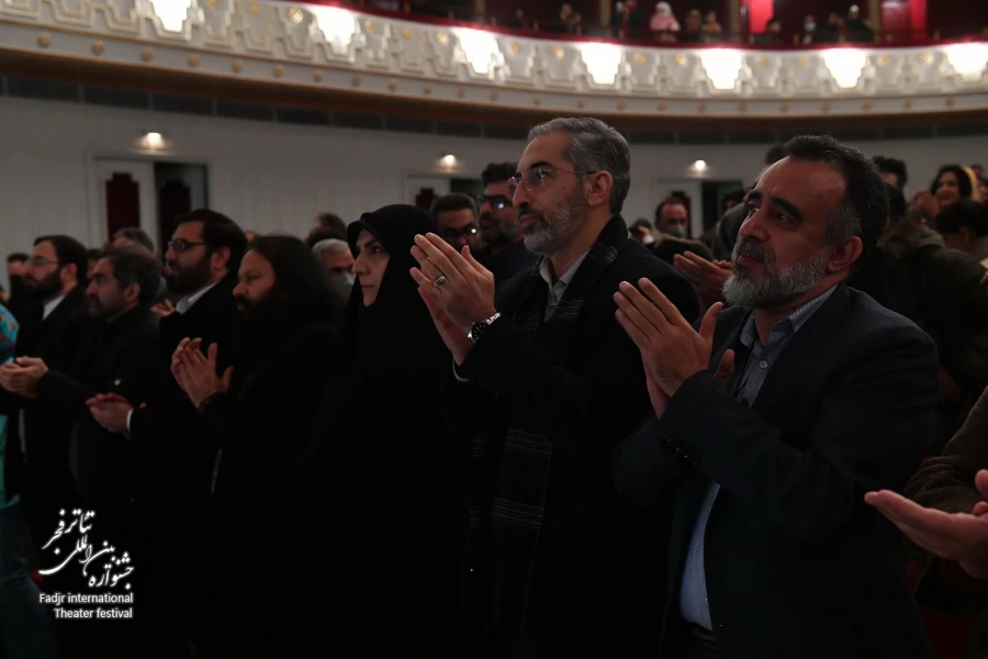 استقبال مخاطبان از نمایش ایرانیان