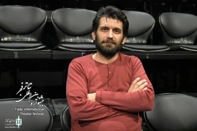 علی زیستی، کارگردان نمایش خیابانی «سردار بی‌سر» مطرح کرد:

تئاتر فجر، محتوا و فرمی جدیدی را به تئاتر کشور معرفی می‌کند