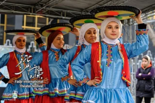 کارگردان نمایش خیابانی «بی‌وقتی» مطرح کرد

کارگردان نمایش خیابانی «بی‌وقتی» مطرح کرد