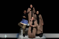 نظری بر نمایش «دختران» به کارگردانی کیانوش ایازی و علی دل‌پیشه از تهران

انتظاری هشت‌ساله در فضایی سوررئال