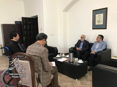 نشست هم اندیشی مدیران جشنواره تاتر فجر با  اکو

گام های بین المللی جشنواره تئاتر فجر در دیدار با اکو