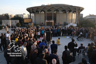 در روز سوم جشنواره تئاتر فجر؛ چه اجراهایی را کجا ببینیم

دوازده تئاتر صحنه‌ای و ده نمایش خیابانی