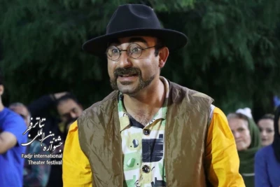 کارگردان تئاتر خیابانی «خیلی دور، خیلی نزدیک» مطرح کرد

جشنواره 42 فجر، آثار فوق‌العاده‌ای را از لحاظ کیفی پذیرفته است