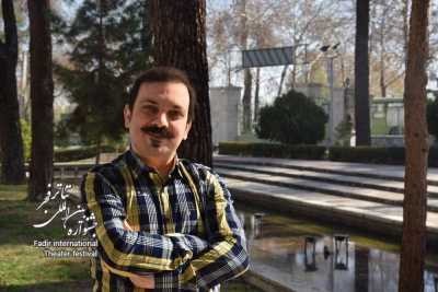 گفت‌وگو با کارگردان نمایش «انگشتر و چاه» حاضر در جشنواره تئاتر فجر

احسان جانمی: ایران سرزمین قصه‌ها و اتفاقات مهم است